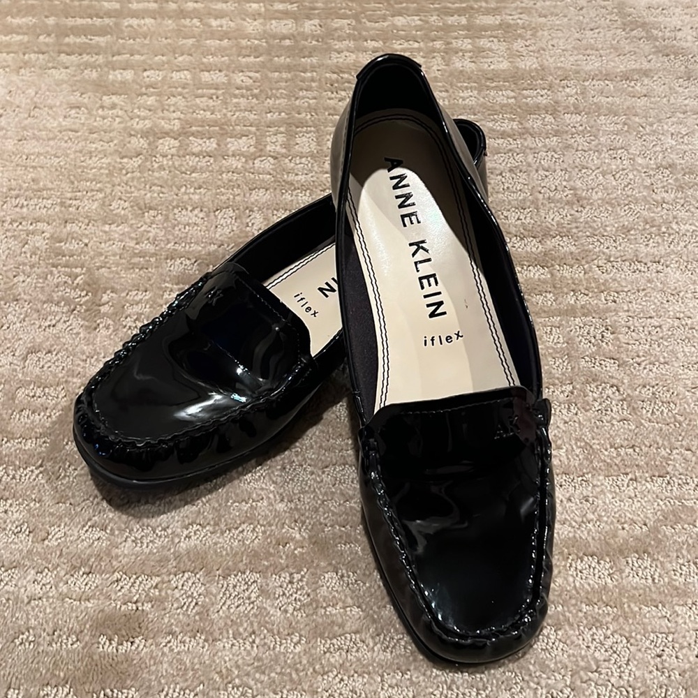 ANNE KLEIN iflex VAMA Patent Leather Slip-on Loafer Black 8 1/2 M AK7VAMA